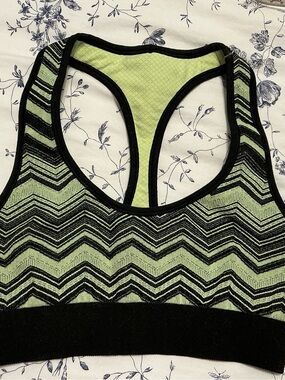 Lululemon Ebb & Flow Green Chevron Racerback Racerback Sports Bra